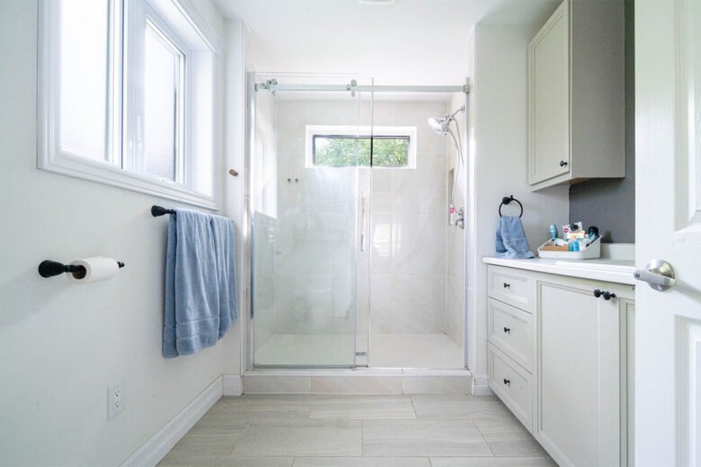 master ensuite 2